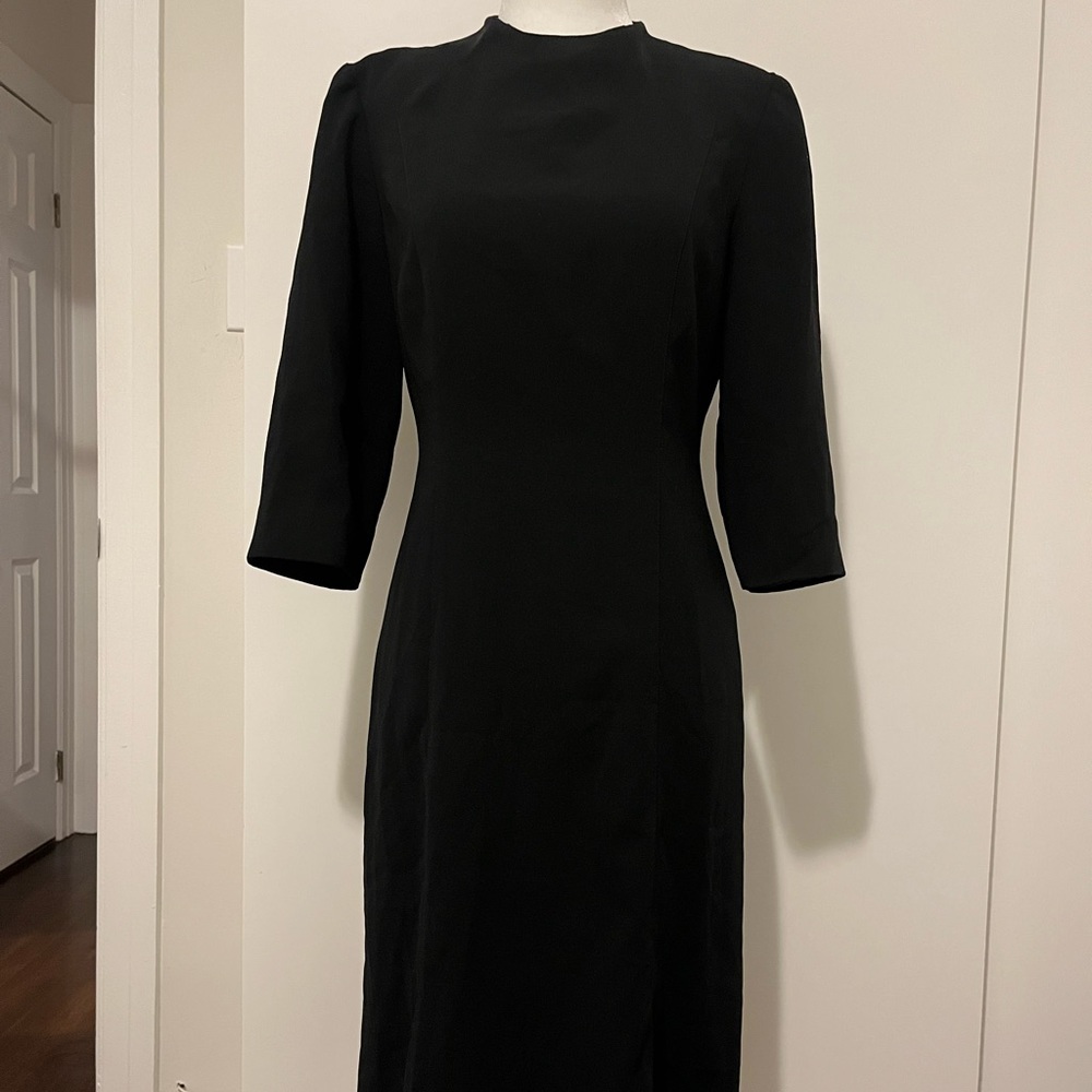CLASSY & TIMELESSALL EFFORTLESS BLACK DRESS